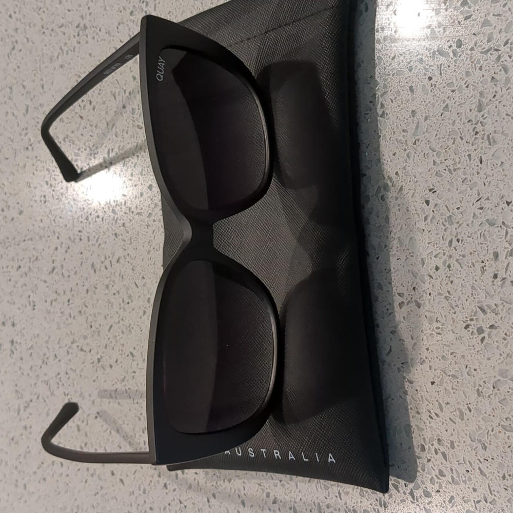 Quay Sunglasses 😎